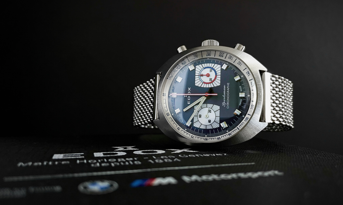 Csuklón az Edox Sportsman Chronograph
